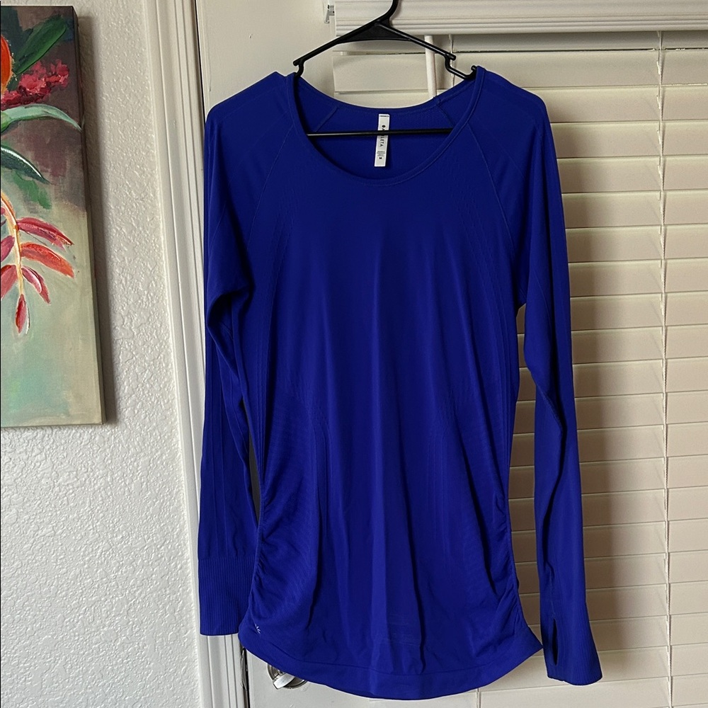 Athleta Vibrant Long Sleeve Top